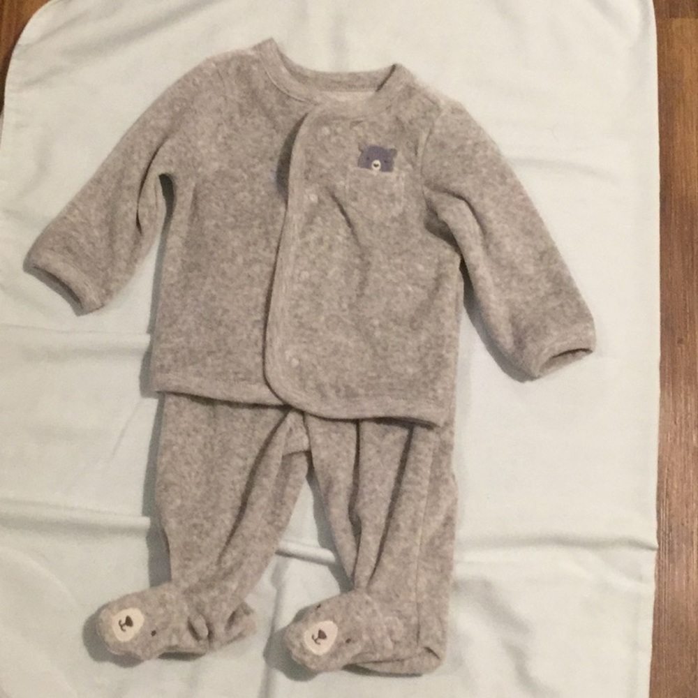 Just one you by Carter’s NWOT two piece footed set